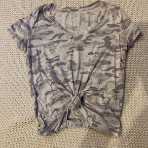 Gap Gray and White Camo T-Shirt